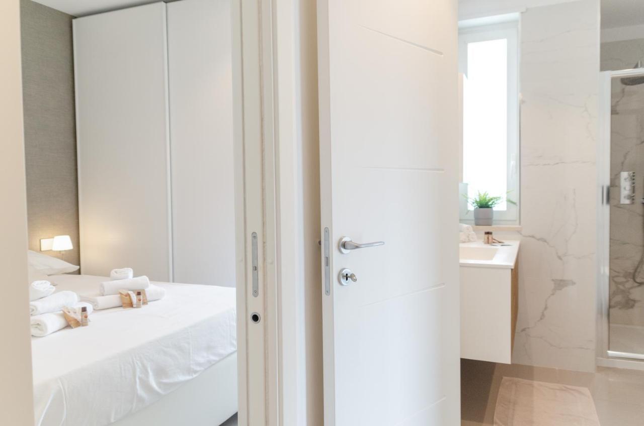 폴리나노 아마레 Apulialux Seaview Prestige Apt / Jacuzzi + Parking 아파트 외부 사진