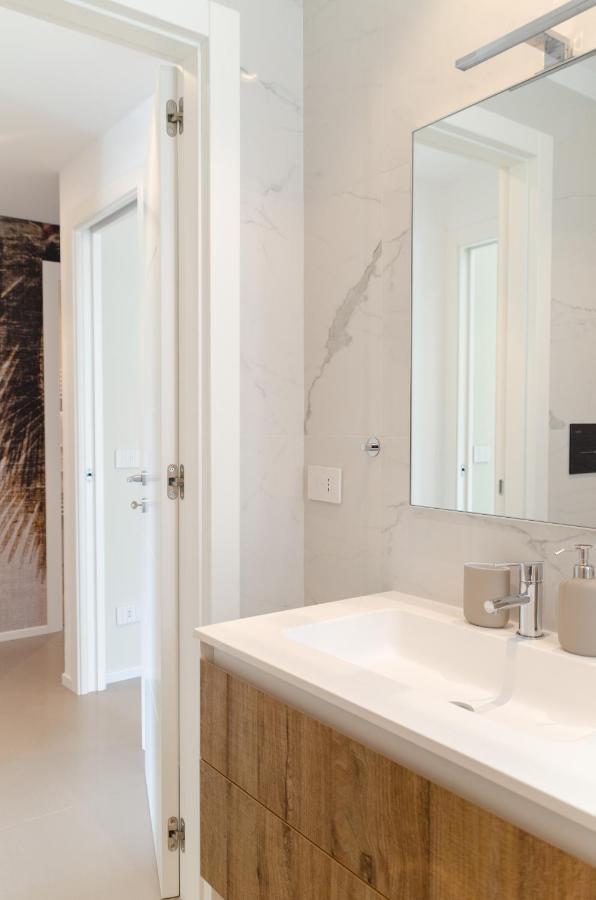 폴리나노 아마레 Apulialux Seaview Prestige Apt / Jacuzzi + Parking 아파트 외부 사진