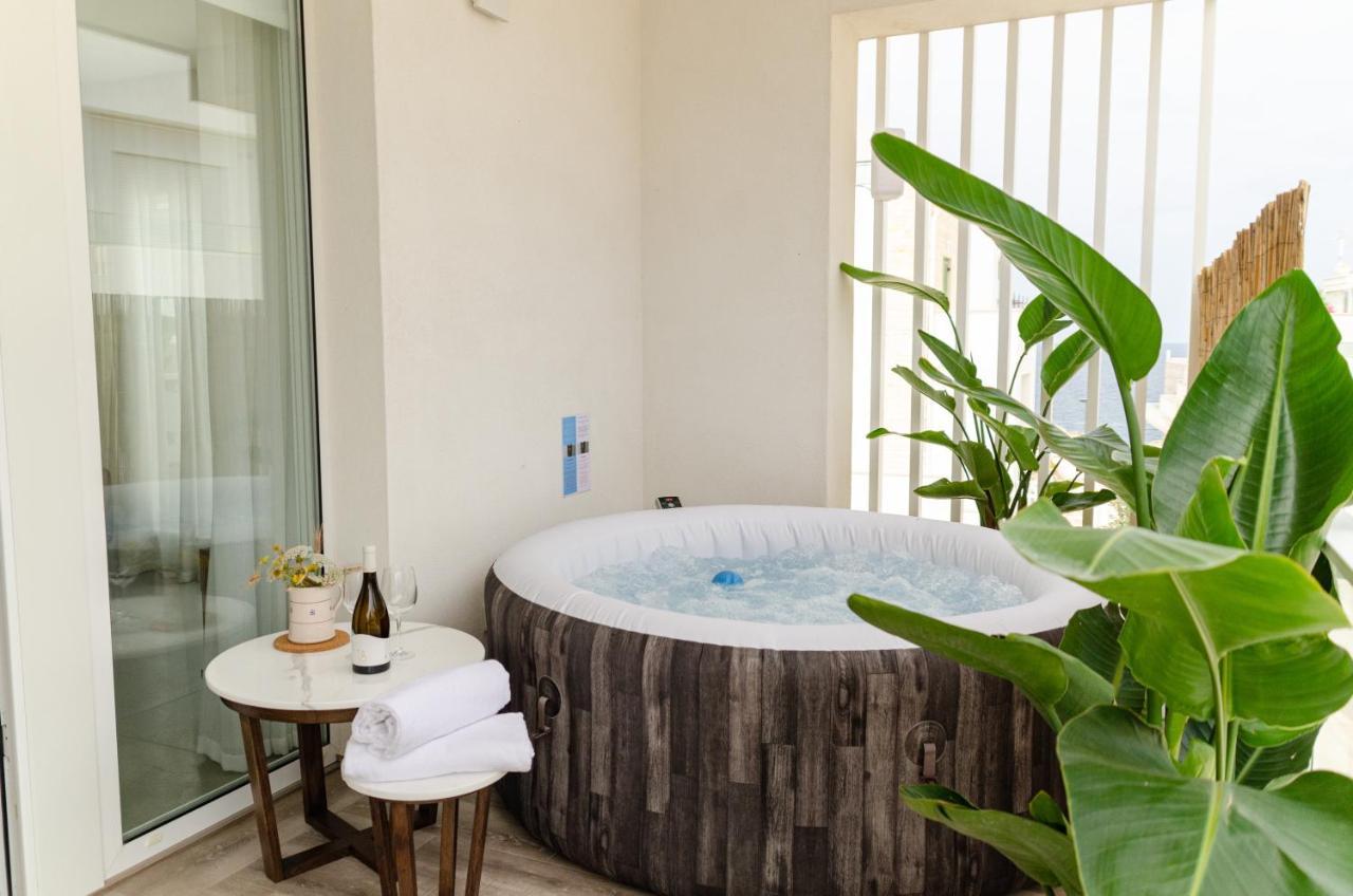 폴리나노 아마레 Apulialux Seaview Prestige Apt / Jacuzzi + Parking 아파트 외부 사진